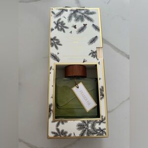 Frasier Fir Diffuser - Green. NWT!!